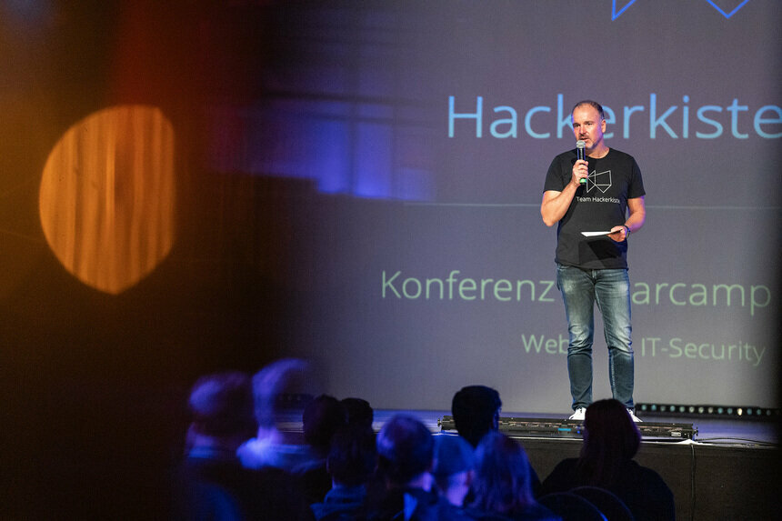 Stefan Schimpfle bei der Hackerkiste 2023 | Foto: DZ.S 