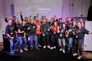 Das Hackerkiste-Team mit den Speaker:innen des ersten Tages | Foto: langesicht