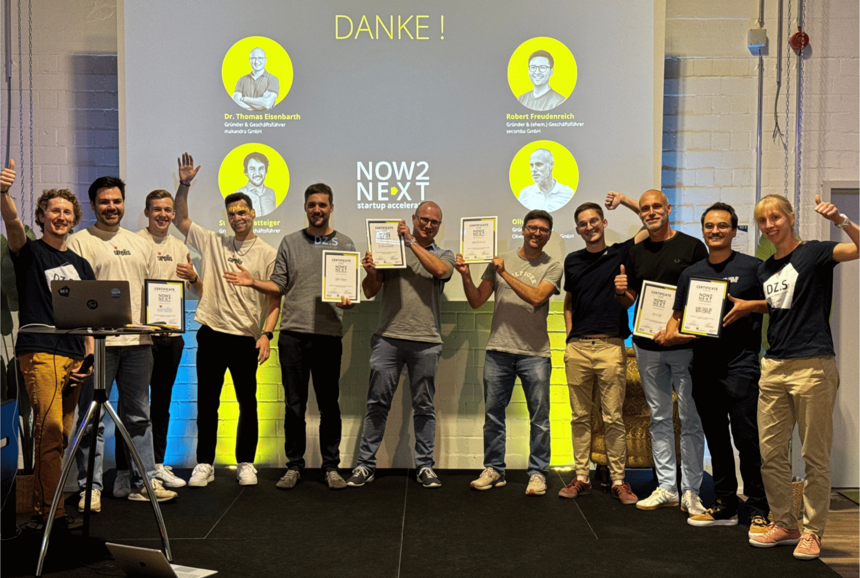 v.l. Raphael (DZ.S), Team Cirelis mit seinen Mentoren  Stephan & Thomas, Team Solidcryo mit seinen Mentoren Robert & Oli, Julia (DZ.S) I Bild: DZ.S