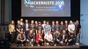 Die Speaker der Hackerkiste 2025: v.l.n.r. Simone Pompe, Raphael Feinäugle, Dr. Clemens Gonnermann, Kajetan Mischok, Prof. Dr. Johannes Schilp, Andreas Kottre, Tim Olbrich, Dr. Thomas Eisenbarth, Lisa Reichart, Sebastian Huber, Luis Schweigard, Markus Bury, Jonathan Stütz, Daniel Nachtrub, Marcus Lange, Dr. Sebastian Heger, Phillip Schurk, Nicolas Frey, Felix Müller, Dr. Christian Röger, Henning Koch, Stefan Schimpfle