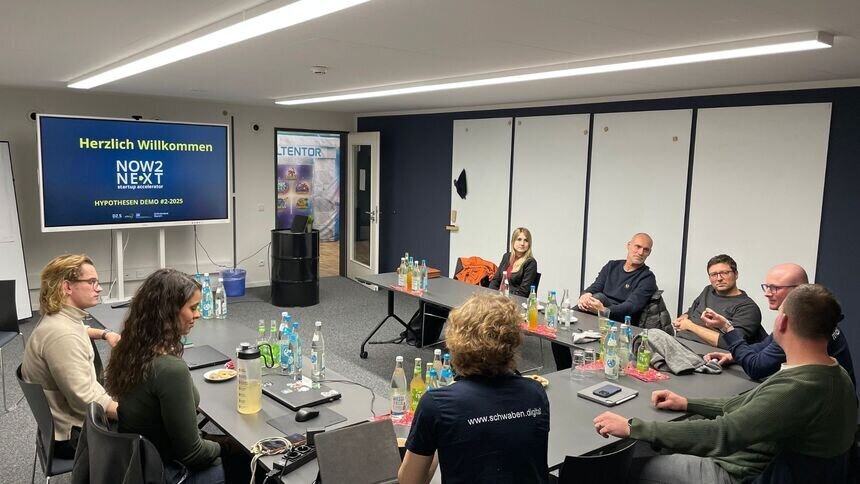 N2N Teams erhalten konstruktives Feedback unserer Mentoren I Bild: DZ.S